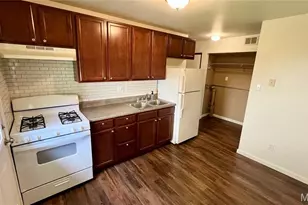 3912-3914 Wright Ave, Saint Ann, MO 63074 - Photo 5