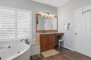 6632 Towne Woods Dr, Saint Louis, MO 63129 - Photo 37