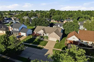 6632 Towne Woods Dr, Saint Louis, MO 63129 - Photo 7