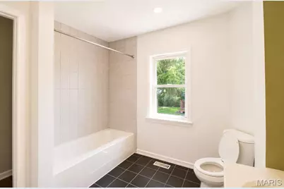 215 Weiss Avenue, Saint Louis, MO 63125 - Photo 17