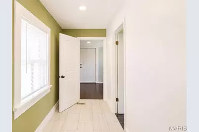 215 Weiss Avenue, Saint Louis, MO 63125 - Photo 15