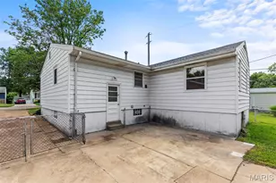 7821 Clymer Dr, Saint Louis, MO 63123 - Photo 27