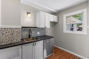 7821 Clymer Dr, Saint Louis, MO 63123 - Photo 13
