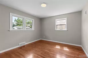 7821 Clymer Dr, Saint Louis, MO 63123 - Photo 15