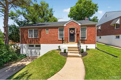 635 Ellwine Drive, Saint Louis, MO 63125 - Photo 1