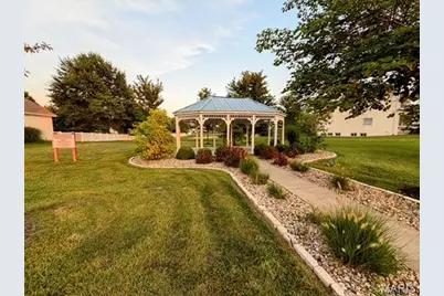 66 N Hillview Drive, Saint Peters, MO 63376 - Photo 5