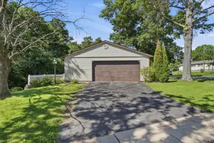 4902 Brunston Dr, Saint Louis, MO 63128 - Photo 7