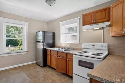 18 S Barat Avenue, Ferguson, MO 63135 - Photo 7
