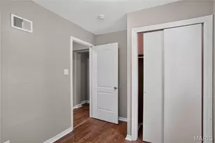 18 S Barat Ave, Ferguson, MO 63135 - Photo 9