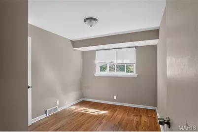 102 Florwood Court, Saint Louis, MO 63135 - Photo 11