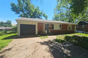 102 Florwood Ct, Saint Louis, MO 63135 - Photo 1