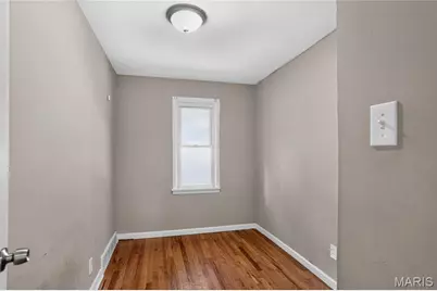 102 Florwood Court, Saint Louis, MO 63135 - Photo 9