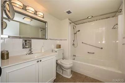 900 S Hanley Road #11D, Saint Louis, MO 63105 - Photo 21