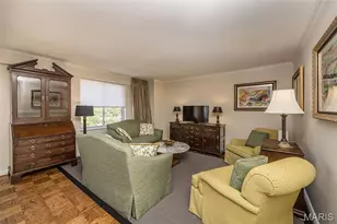 900 S Hanley Rd, Saint Louis, MO 63105 - Photo 9