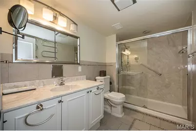 900 S Hanley Road #11D, Saint Louis, MO 63105 - Photo 25