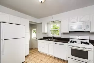 10922 Juniper Ct, Saint Louis, MO 63123 - Photo 13