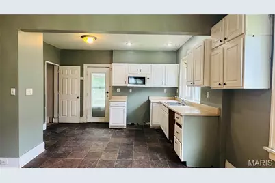 1625 Gallaher Avenue, Saint Charles, MO 63301 - Photo 11