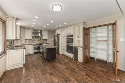 5848 Crystal Park Circle, Saint Louis, MO 63128 - Photo 9