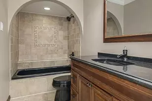 5848 Crystal Park Cir, Saint Louis, MO 63128 - Photo 21