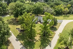 5848 Crystal Park Cir, Saint Louis, MO 63128 - Photo 37