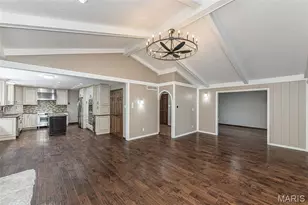 5848 Crystal Park Cir, Saint Louis, MO 63128 - Photo 5
