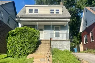 2622 Lyle Ave, Maplewood, MO 63143 - Photo 1