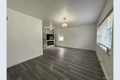 4050 Bates Street, Saint Louis, MO 63116 - Photo 9
