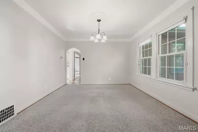 8514 Henrietta Avenue, Brentwood, MO 63144 - Photo 7