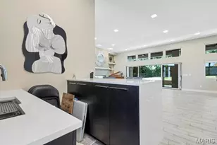 10147 Fieldcrest Ln, Ladue, MO 63124 - Photo 13