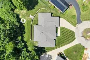 10147 Fieldcrest Ln, Ladue, MO 63124 - Photo 57