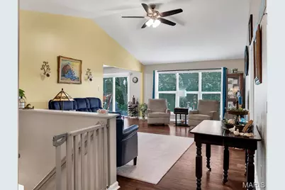 10237 Carlton Place Court, Saint Louis, MO 63123 - Photo 9