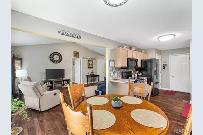 10237 Carlton Place Court, Saint Louis, MO 63123 - Photo 3