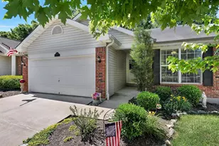 10237 Carlton Pl Ct, Saint Louis, MO 63123 - Photo 1