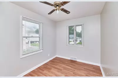 11042 Florence Avenue, Saint Louis, MO 63074 - Photo 9