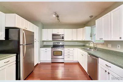 6001 La Chateau Court, Saint Louis, MO 63129 - Photo 9