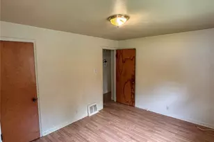 1246 Darr Dr, Saint Louis, MO 63137 - Photo 9