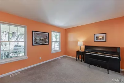 2920 Sherwood Drive, Florissant, MO 63031 - Photo 9