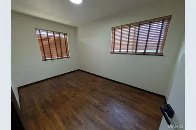 2239 University Street, Saint Louis, MO 63107 - Photo 5