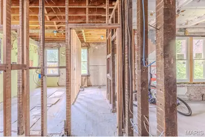 6027 Etzel Avenue, Saint Louis, MO 63112 - Photo 9