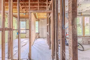 6027 Etzel Ave, Saint Louis, MO 63112 - Photo 9
