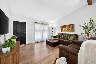 7018 Grassy Valley Drive, Saint Louis, MO 63129 - Photo 5