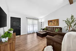 7018 Grassy Valley Dr, Saint Louis, MO 63129 - Photo 5