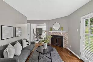 11644 Altozano Ln, Florissant, MO 63033 - Photo 9
