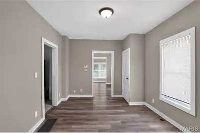 7041 Glades Avenue, Saint Louis, MO 63117 - Photo 17