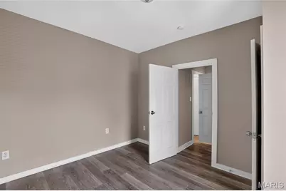 7041 Glades Avenue, Saint Louis, MO 63117 - Photo 25