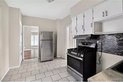 7041 Glades Avenue, Saint Louis, MO 63117 - Photo 15