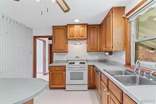 7322 Parkwood Dr, Saint Louis, MO 63116 - Photo 15
