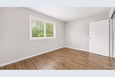 1729 Arrowpoint Drive Court, Saint Louis, MO 63138 - Photo 9
