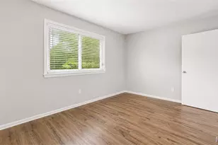 1729 Arrowpoint Dr Ct, Saint Louis, MO 63138 - Photo 9