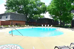 1869 Mansard Dr, Mehlville, MO 63125 - Photo 3